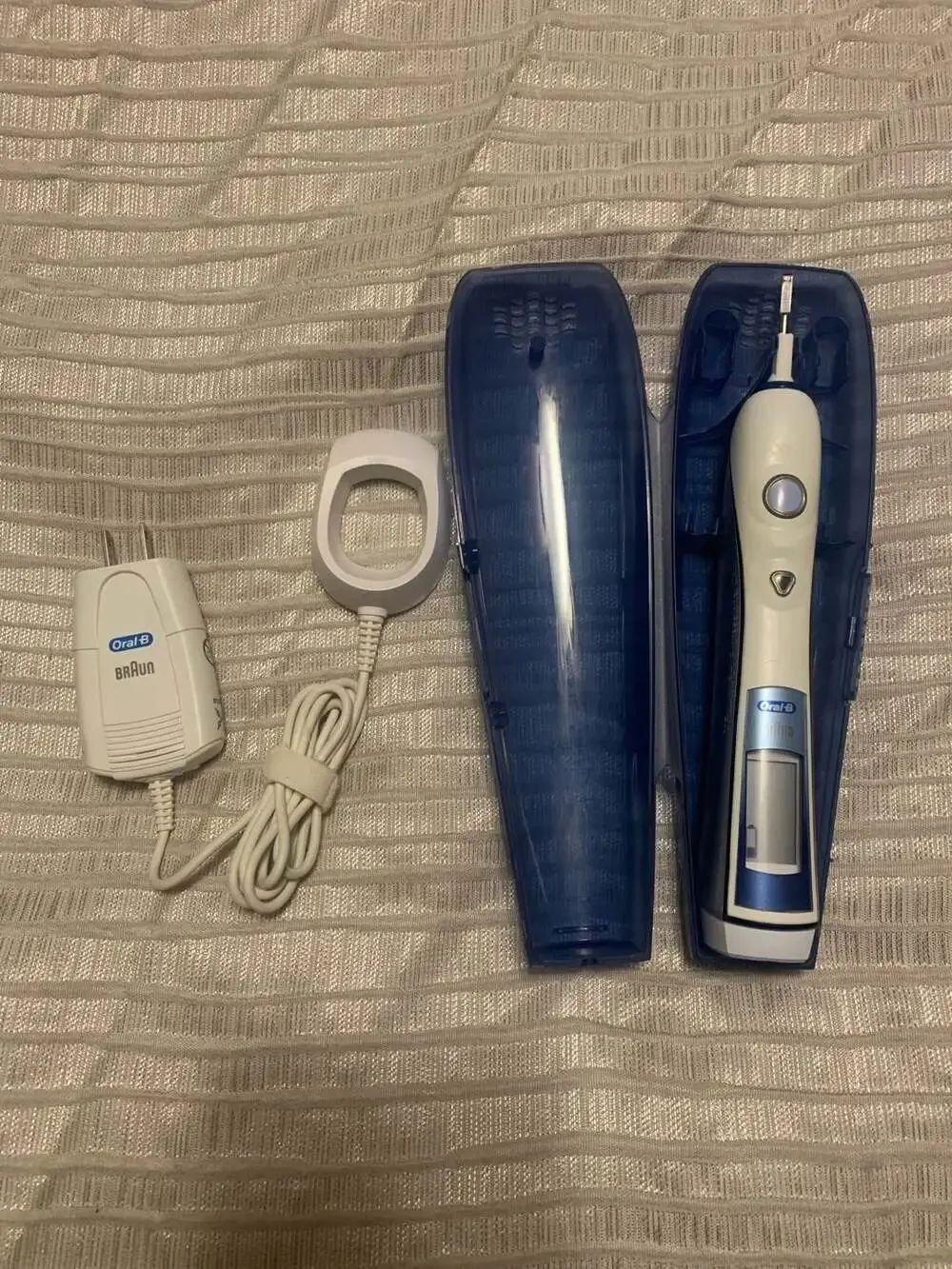 Oral-B Braun Triumph Professional Care Rechargeable Electric Toothbrush w/ Case